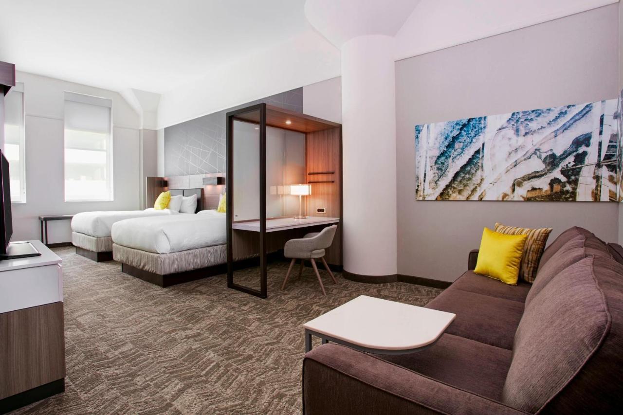 Springhill By Marriott Downtown Milwaukee