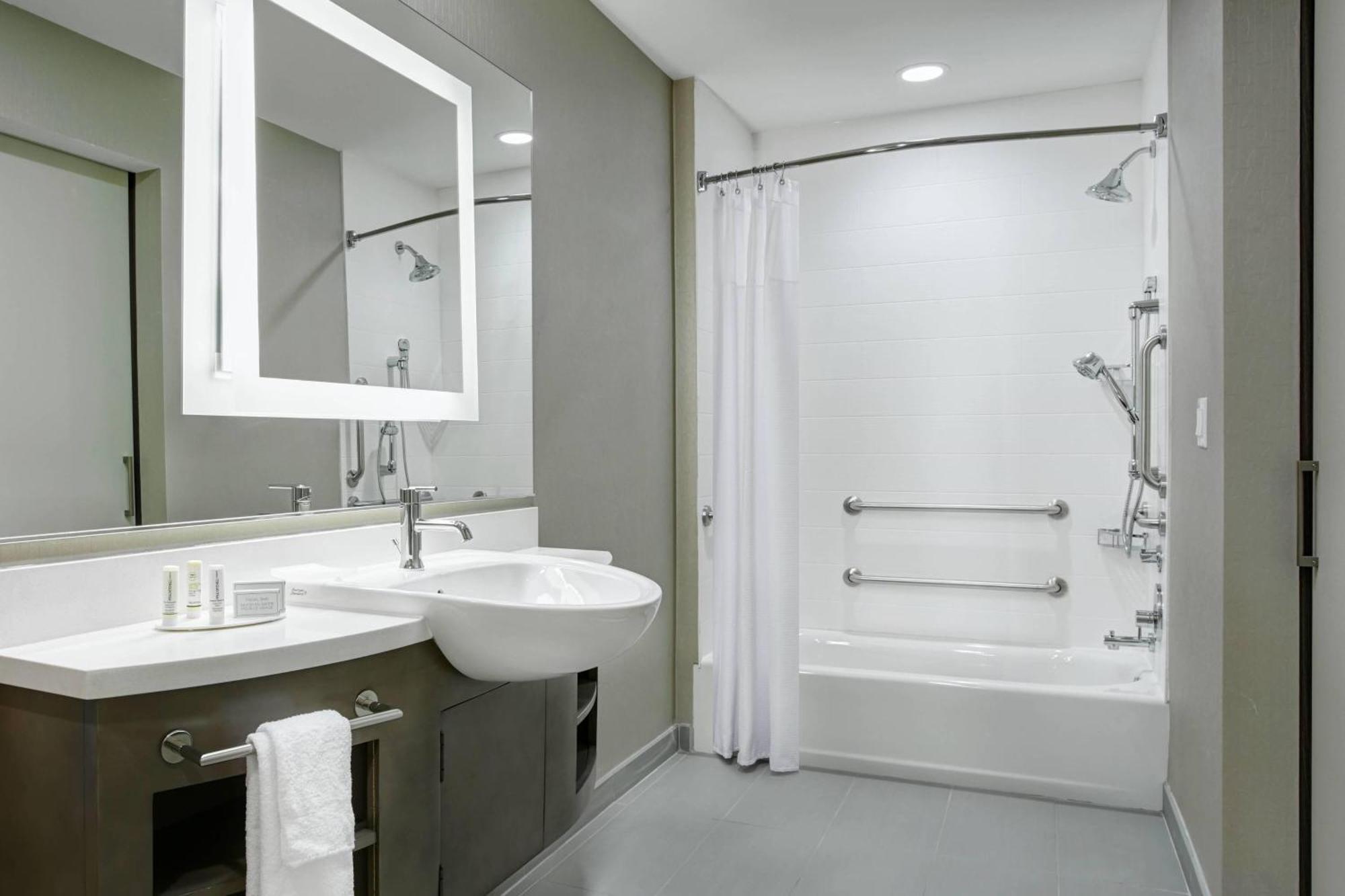Hotel Springhill By Marriott Downtown 3*