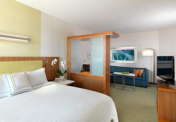 Springhill By Marriott Downtown Milwaukee