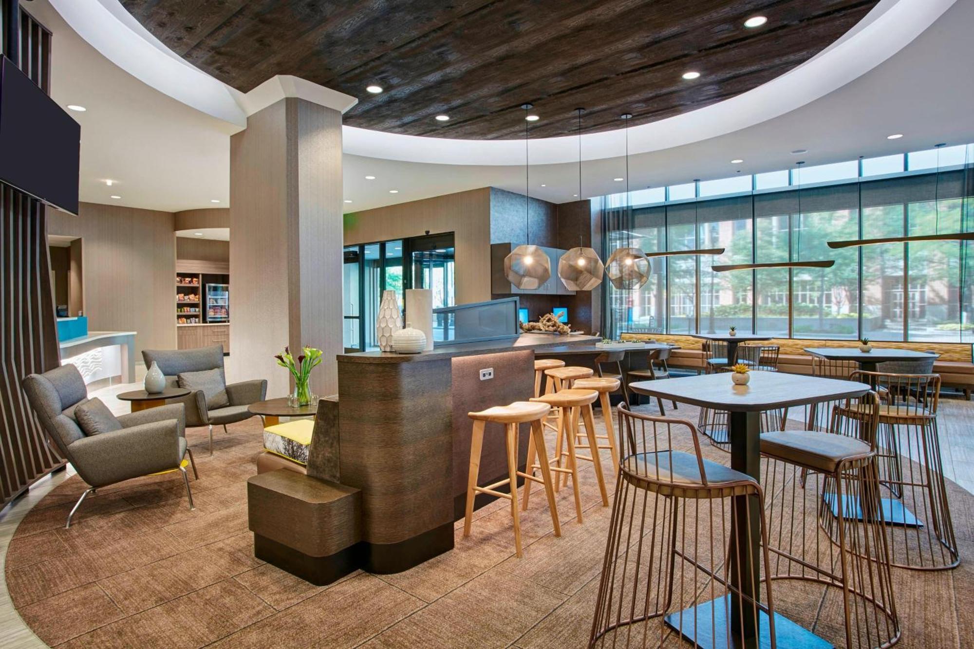 Springhill By Marriott Downtown Milwaukee