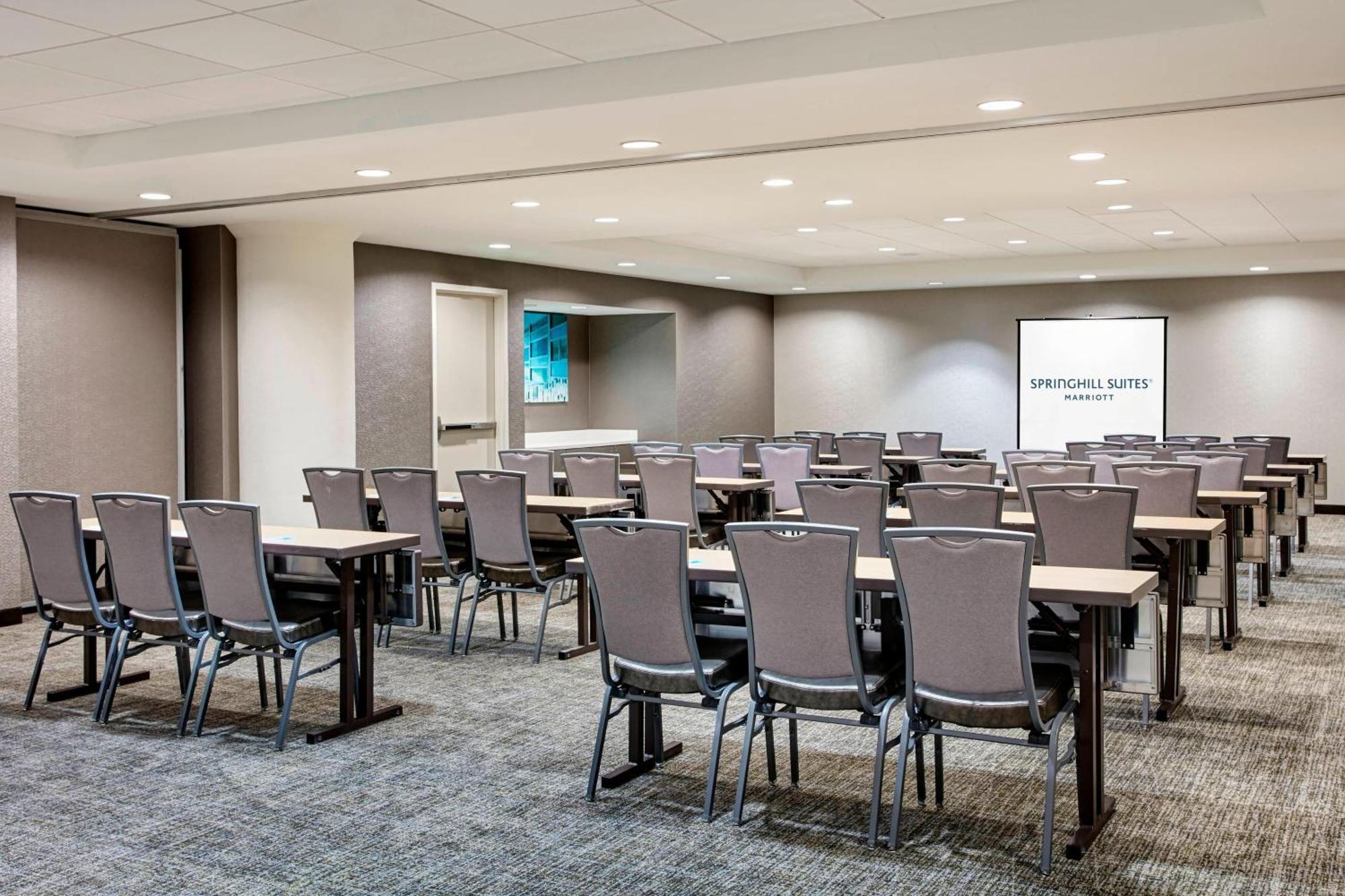Hotel Springhill By Marriott Downtown 3*