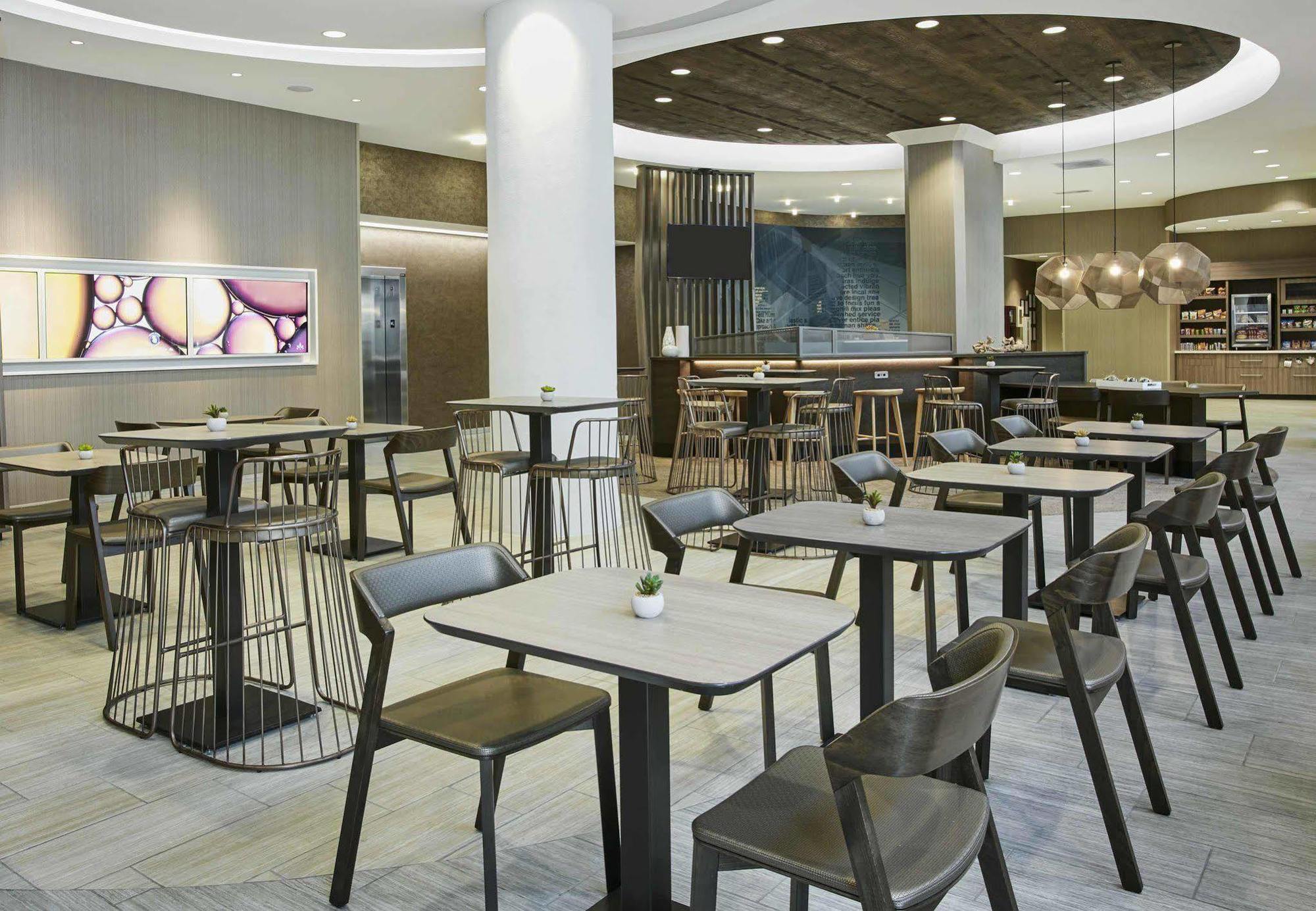 Springhill By Marriott Downtown Hotel