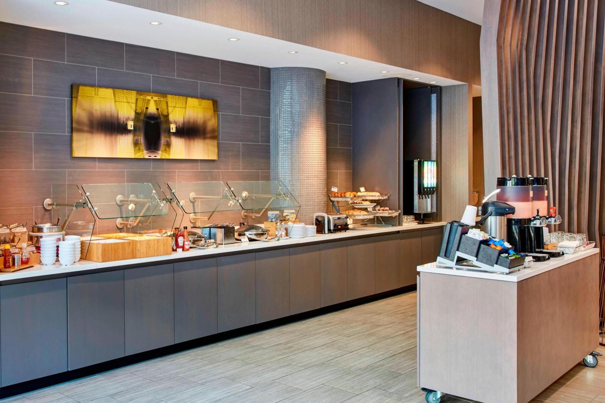 Springhill By Marriott Downtown Hotel Milwaukee